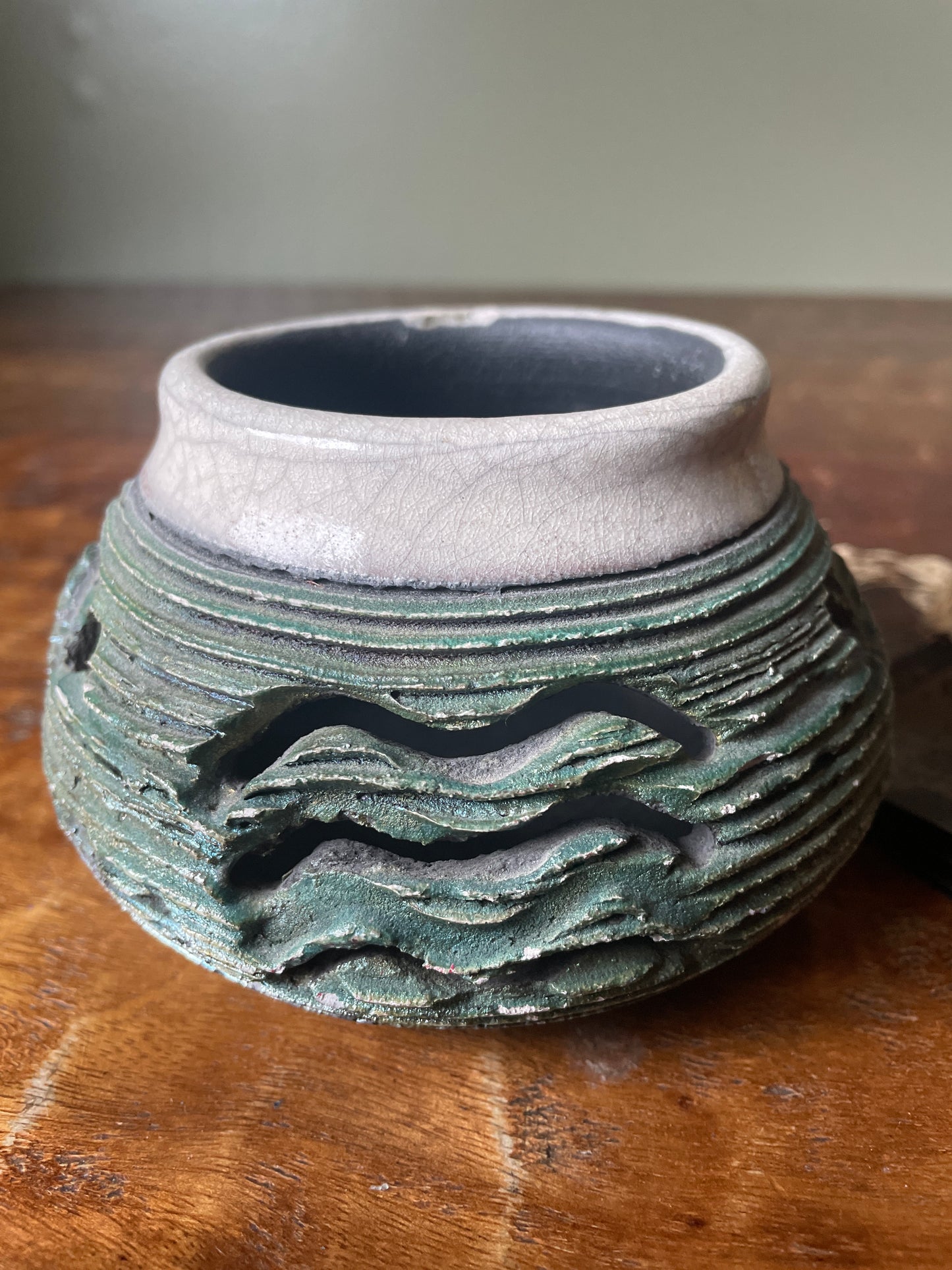 Hawaiian Petroglyph Raku Volcanic Maui Signed Art Pottery Vase 2006