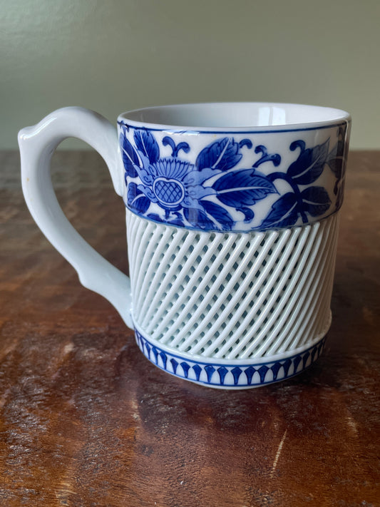 Vintage Arita Imari Japan Blue & White Floral Motif Tea Mug