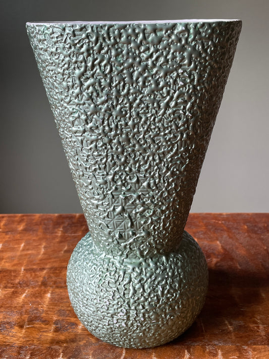VTG Shawnee Pottery Green Textured Kenwood Line 10" MCM Vase USA