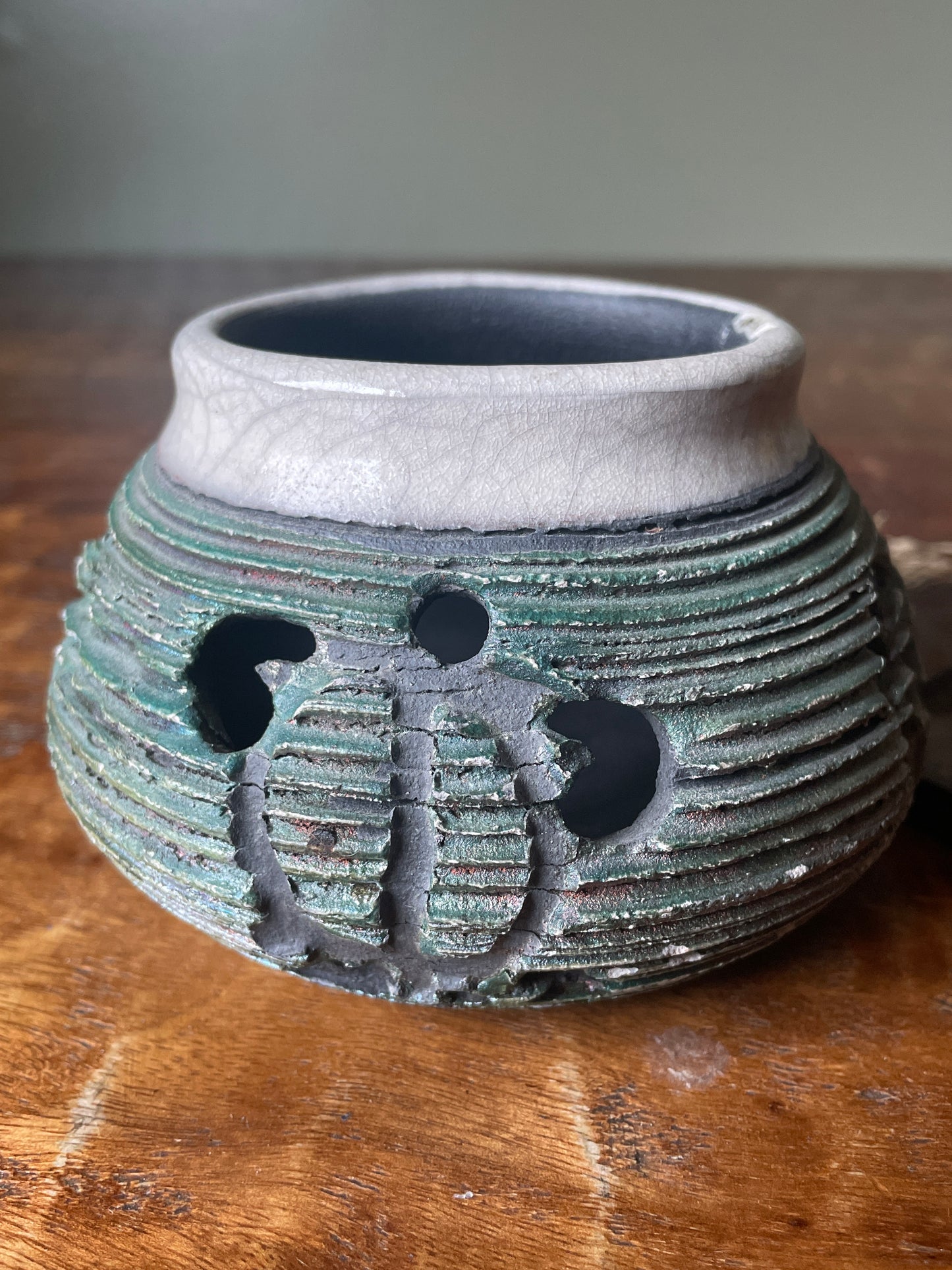 Hawaiian Petroglyph Raku Volcanic Maui Signed Art Pottery Vase 2006